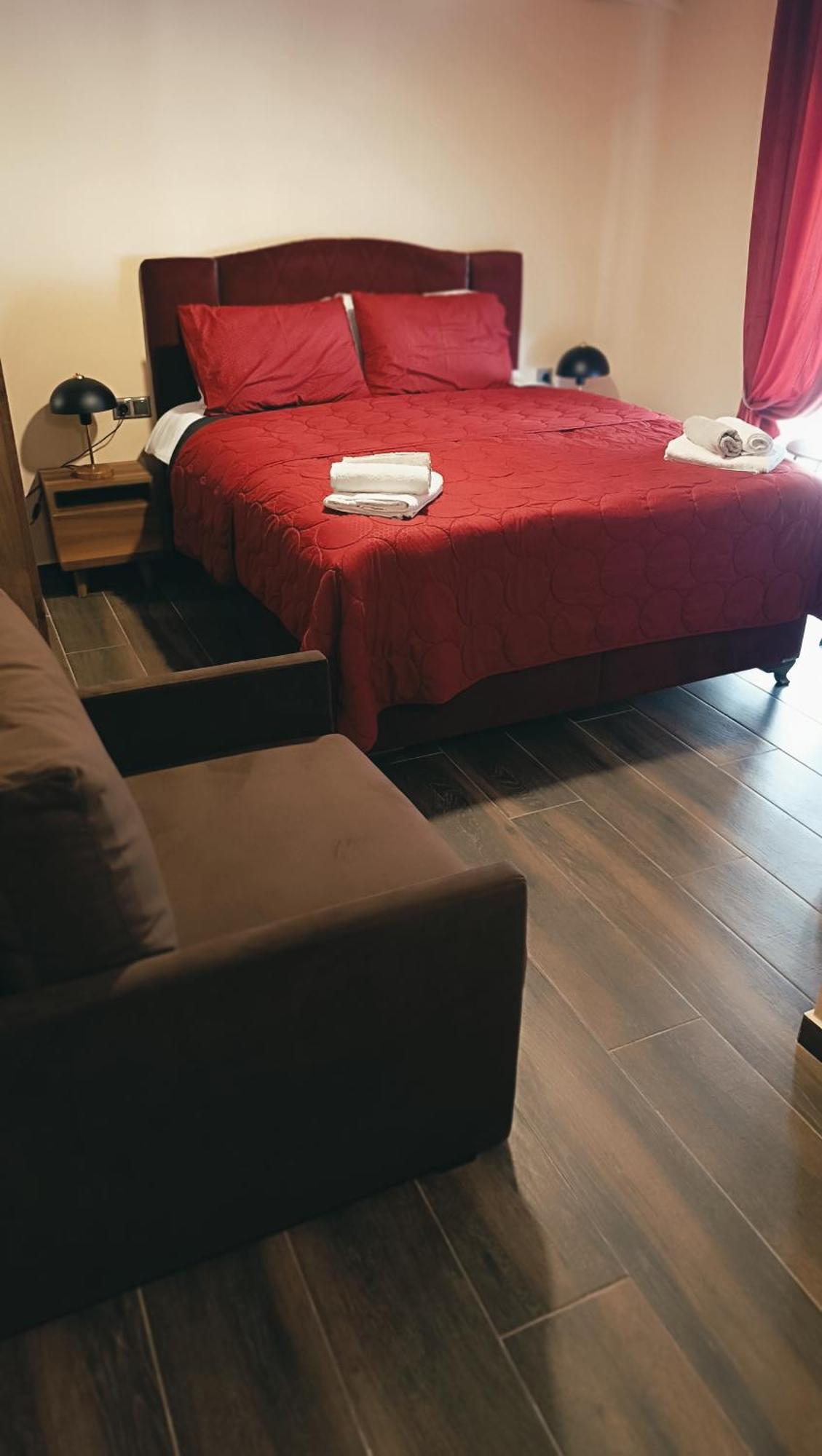 Majestik Room Kavala Buitenkant foto